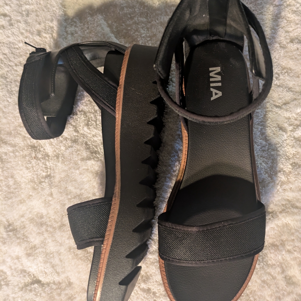 Mia Black Chunky Platform Sandals